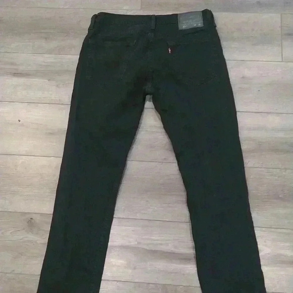 Levis - Picture 3 of 3